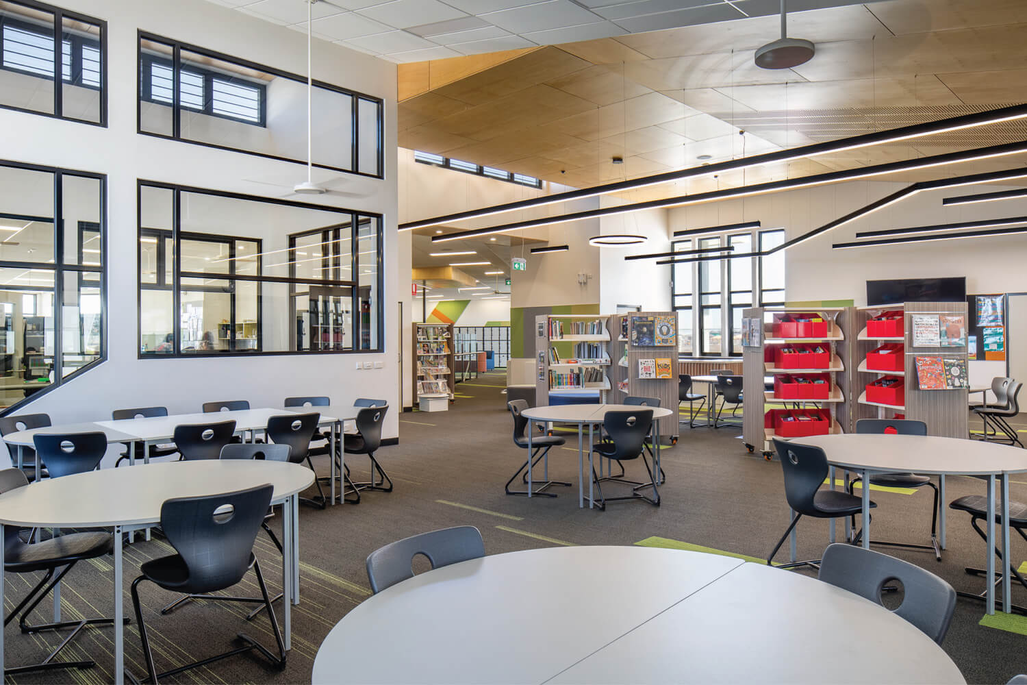 Classmate Semicircle Table