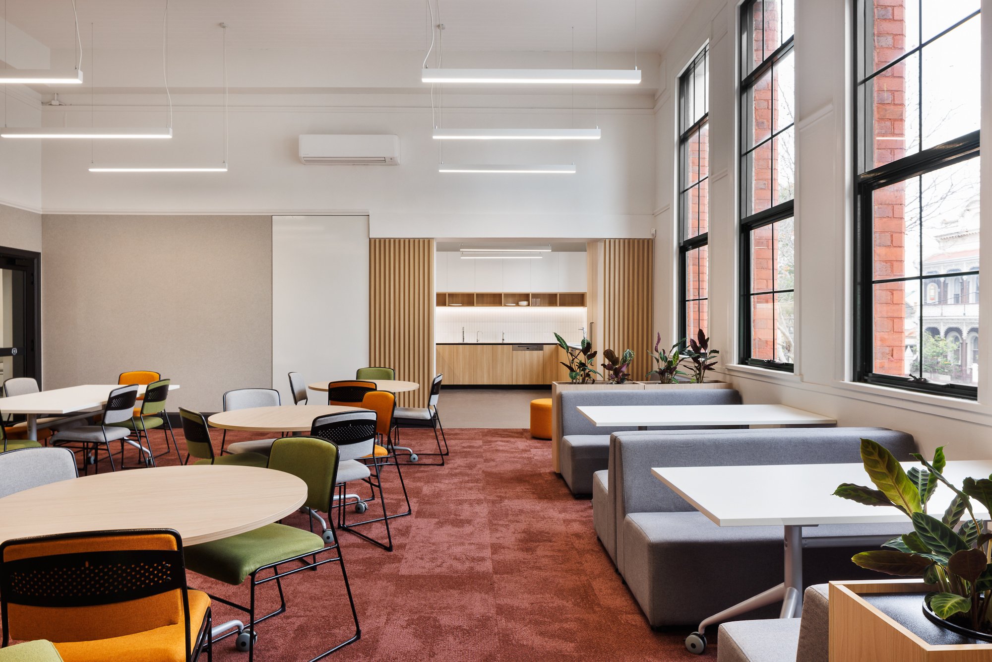 Simonds College fitout featuring VE Furniture tables, seating and storage in a modern, flexible learning space. Simonds College fitout featuring VE Furniture tables, seating and storage in a modern, flexible learning space.