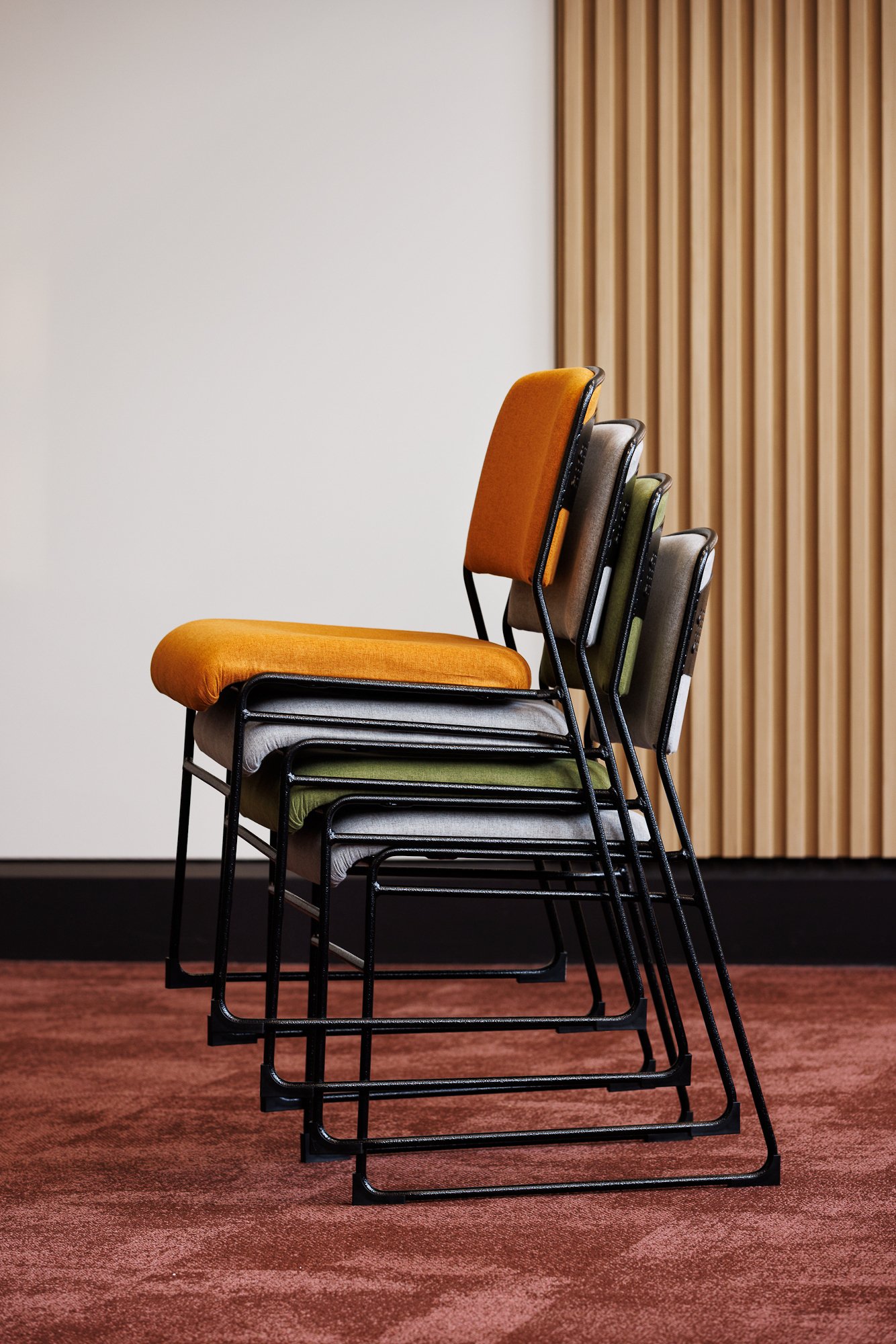 Simonds College fitout featuring VE Furniture tables, seating and storage in a modern, flexible learning space. Simonds College fitout featuring VE Furniture tables, seating and storage in a modern, flexible learning space.