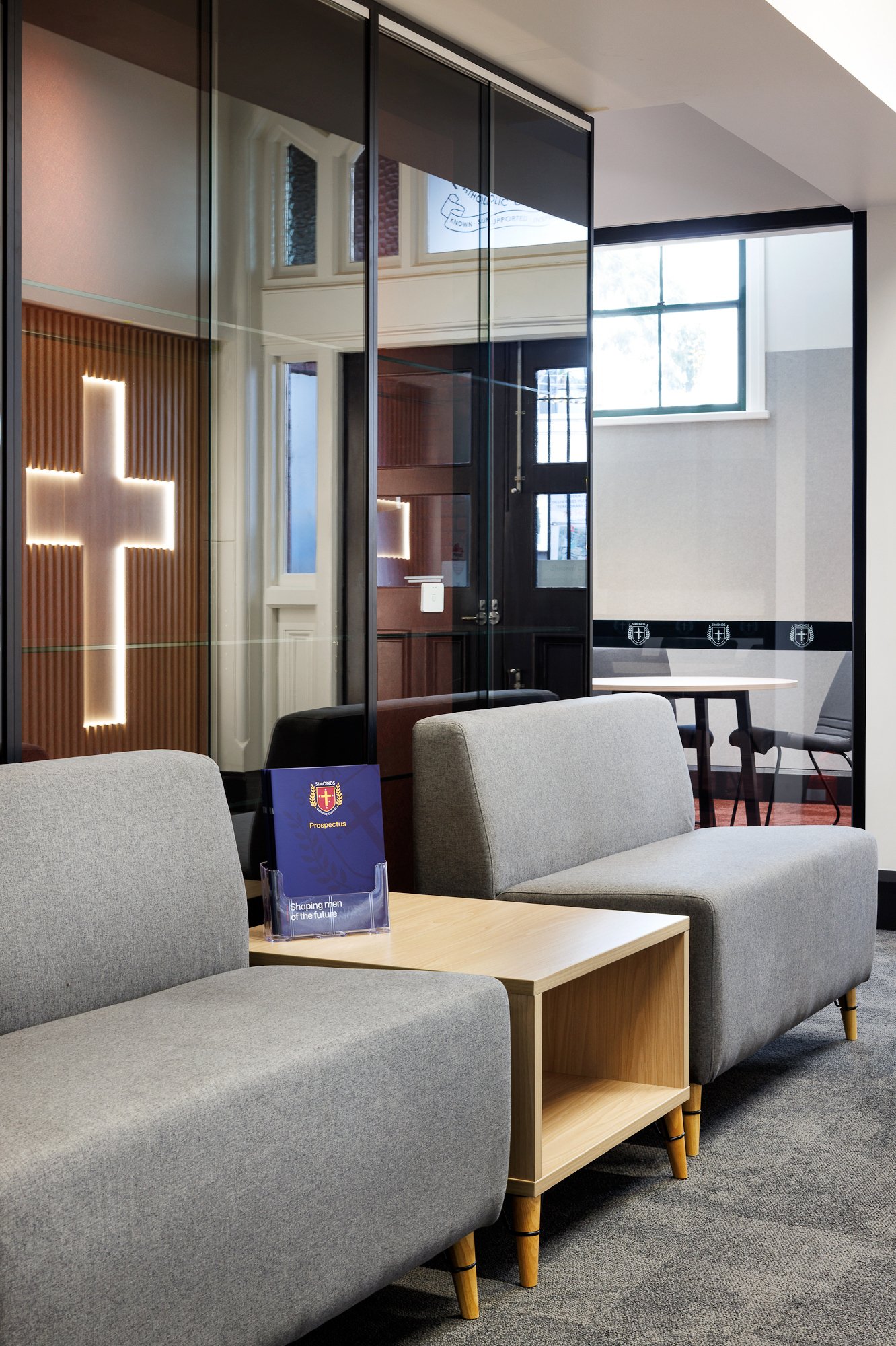 Simonds College fitout featuring VE Furniture tables, seating and storage in a modern, flexible learning space. Simonds College fitout featuring VE Furniture tables, seating and storage in a modern, flexible learning space.