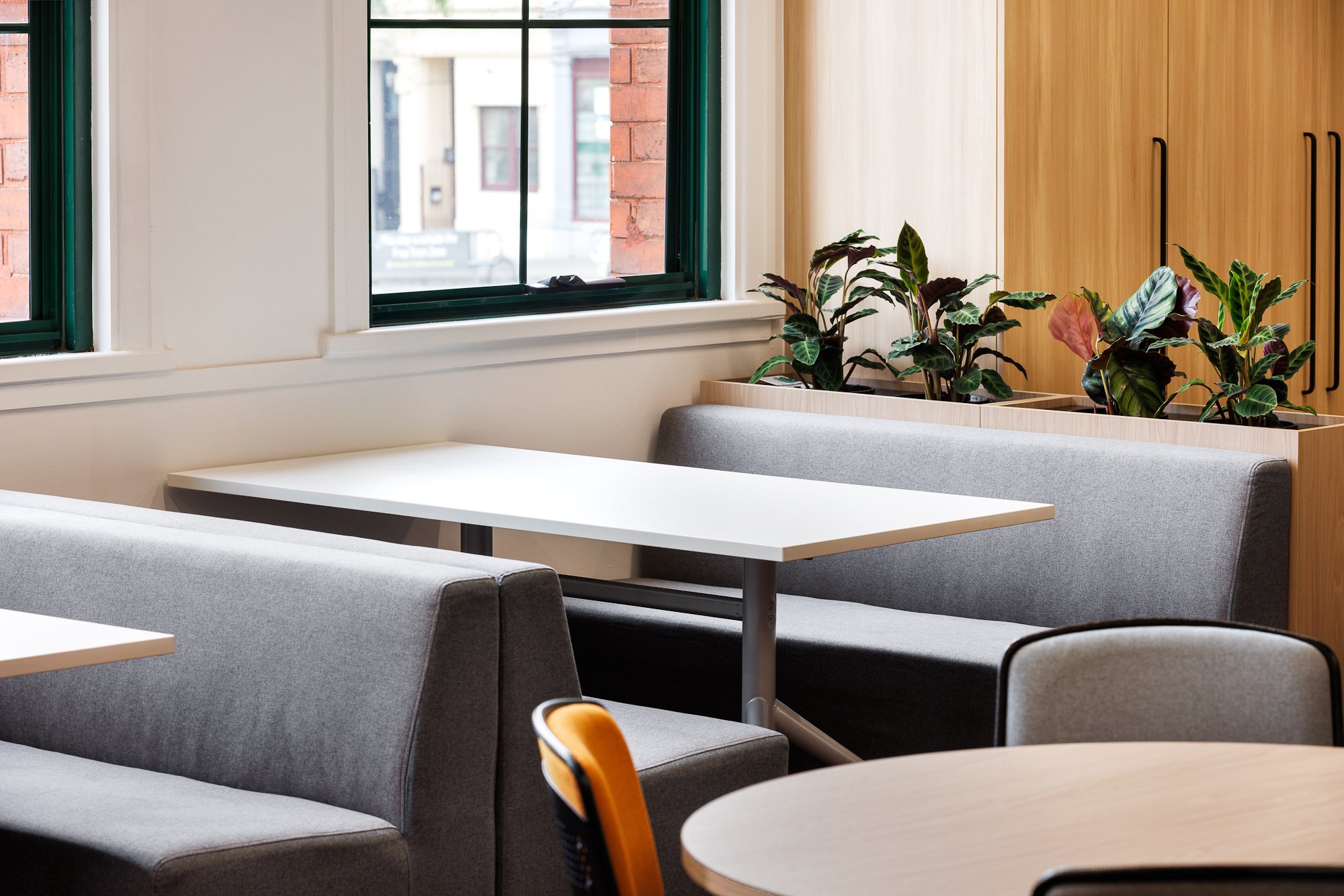 Simonds College fitout featuring VE Furniture tables, seating and storage in a modern, flexible learning space. Simonds College fitout featuring VE Furniture tables, seating and storage in a modern, flexible learning space.