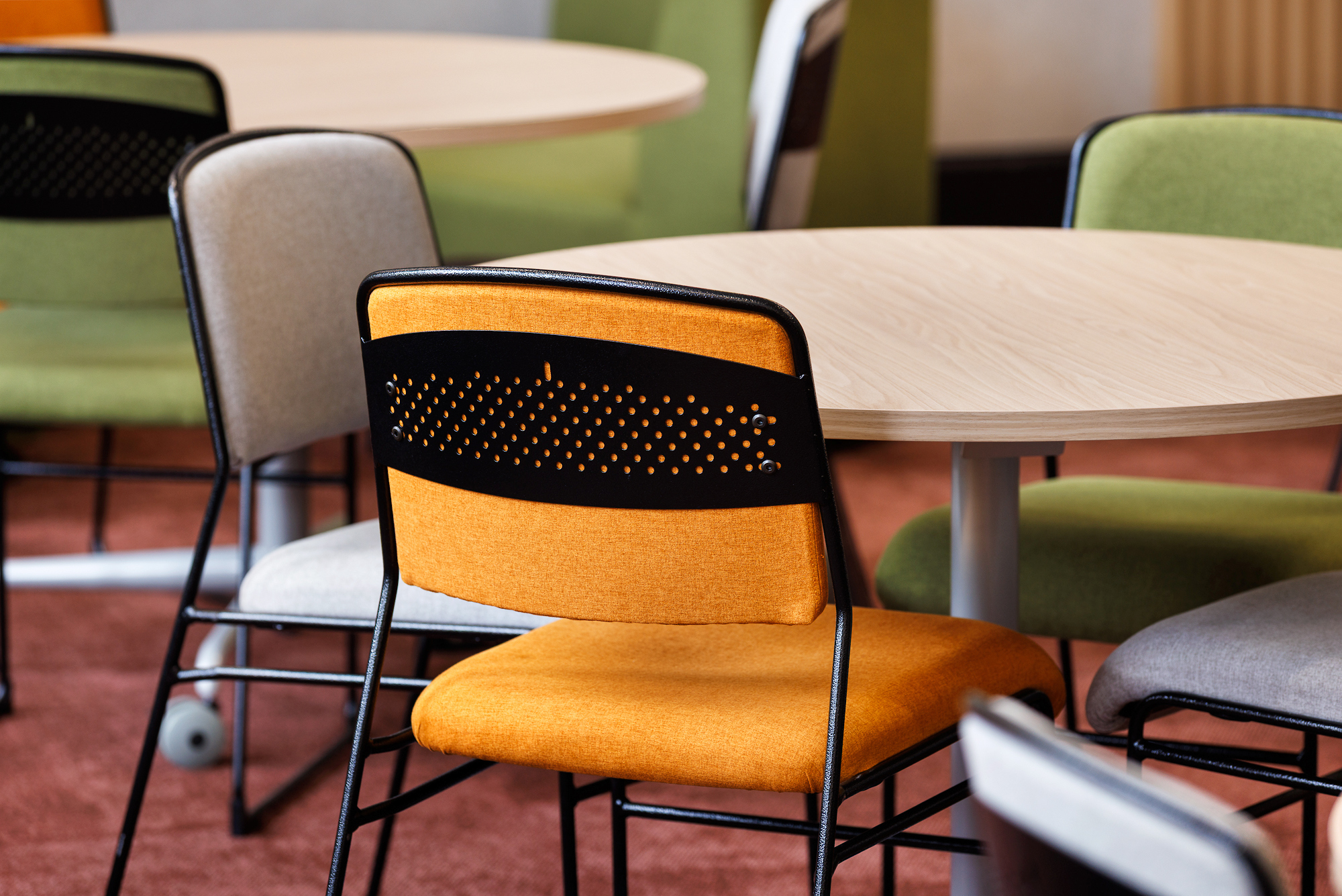 When it comes to creating collaborative, professional and adaptable spaces, our range of Meeting and Conference Tables offers the ideal solution for both educational and business environments.